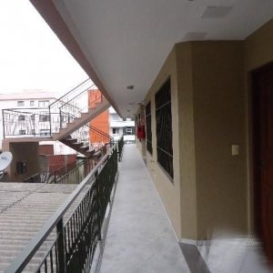 Kitinete com 30m², 1 dormitório, 1 vaga, no bairro Petrópolis em Caxias do Sul para Alugar