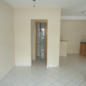 Kitinete com 30m², 1 dormitório, 1 vaga, no bairro Petrópolis em Caxias do Sul para Alugar