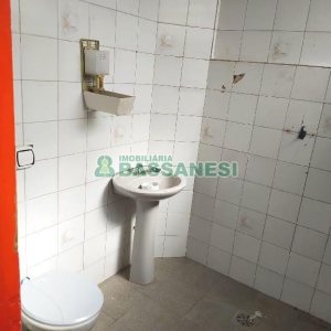 Loja com 239m², no bairro Madureira em Caxias do Sul para Alugar