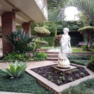 Apartamento com 243m², 4 dormitórios, 4 vagas, no bairro Centro em Caxias do Sul para Comprar