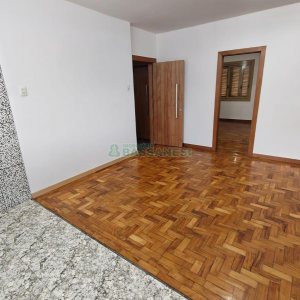 Apartamento, 3 dormitórios, 2 vagas, no bairro Centro em Caxias do Sul para Comprar