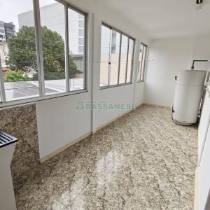 Apartamento, 3 dormitórios, 2 vagas, no bairro Centro em Caxias do Sul para Comprar