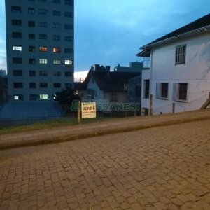 Terreno, no bairro Lourdes em Caxias do Sul para Comprar
