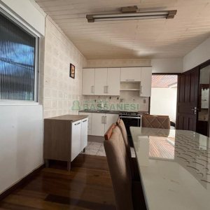 Casa com 98m², 3 dormitórios, 1 vaga, no bairro Esplanada em Caxias do Sul para Alugar