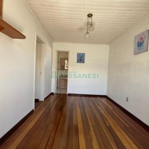 Casa com 98m², 3 dormitórios, 1 vaga, no bairro Esplanada em Caxias do Sul para Alugar