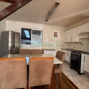 Casa com 98m², 3 dormitórios, 1 vaga, no bairro Esplanada em Caxias do Sul para Alugar