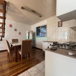 Casa com 98m², 3 dormitórios, 1 vaga, no bairro Esplanada em Caxias do Sul para Alugar