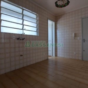Apartamento com 45m², 2 dormitórios, no bairro São Pelegrino em Caxias do Sul para Alugar