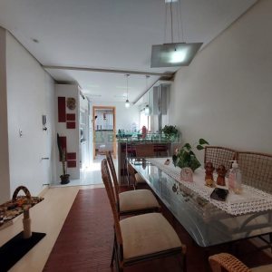 Apartamento com 118m², 2 dormitórios, 2 vagas, no bairro Madureira em Caxias do Sul para Comprar