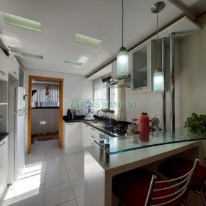 Apartamento com 118m², 2 dormitórios, 2 vagas, no bairro Madureira em Caxias do Sul para Comprar