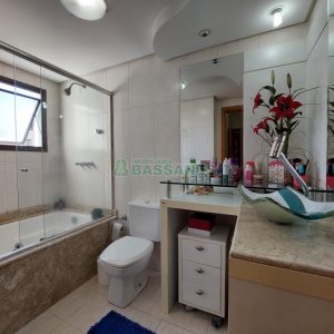 Apartamento com 118m², 2 dormitórios, 2 vagas, no bairro Madureira em Caxias do Sul para Comprar