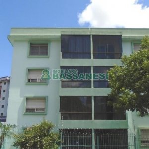 Apto Mobiliado com 67m², 2 dormitórios, 1 vaga, no bairro Centro em Caxias do Sul para Comprar