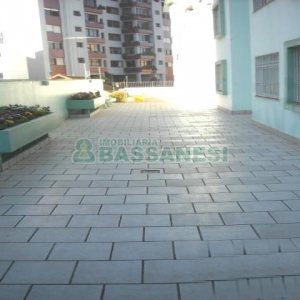 Apto Mobiliado com 67m², 2 dormitórios, 1 vaga, no bairro Centro em Caxias do Sul para Comprar