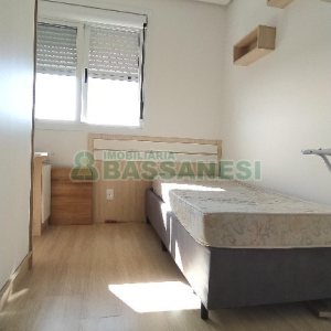 Apto Mobiliado com 68m², 2 dormitórios, 2 vagas, no bairro Lourdes em Caxias do Sul para Comprar