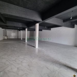 Loja com 331m², no bairro Jardim América em Caxias do Sul para Comprar