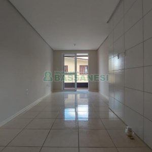 Apartamento com 44m², 2 dormitórios, 1 vaga, no bairro Pioneiro em Caxias do Sul para Comprar