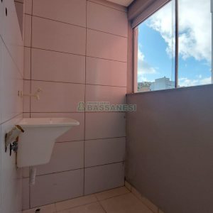 Apartamento com 44m², 2 dormitórios, 1 vaga, no bairro Pioneiro em Caxias do Sul para Comprar