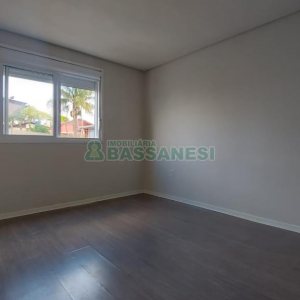 Apartamento com 44m², 2 dormitórios, 1 vaga, no bairro Pioneiro em Caxias do Sul para Comprar