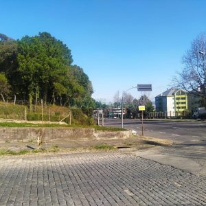 Terreno com 384m², no bairro Sagrada Família em Caxias do Sul para Comprar
