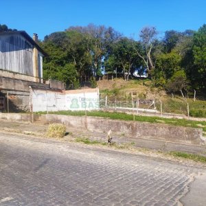 Terreno com 384m², no bairro Sagrada Família em Caxias do Sul para Comprar