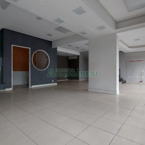 Loja com 142m², no bairro São Pelegrino em Caxias do Sul para Alugar ou Comprar