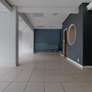 Loja com 142m², no bairro São Pelegrino em Caxias do Sul para Alugar ou Comprar