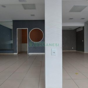 Loja com 142m², no bairro São Pelegrino em Caxias do Sul para Alugar ou Comprar
