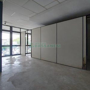 Loja com 142m², no bairro São Pelegrino em Caxias do Sul para Comprar