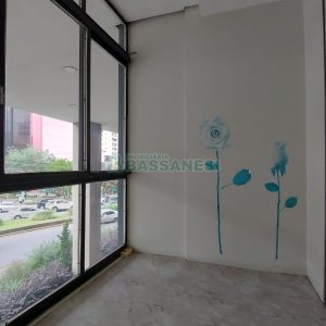 Loja com 142m², no bairro São Pelegrino em Caxias do Sul para Comprar