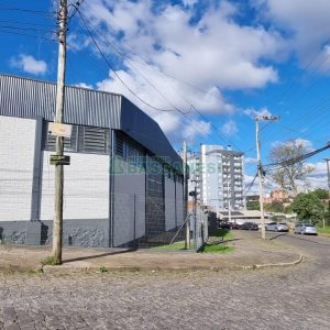 Pavilhão com 380m², no bairro Nossa Senhora de Fátima em Caxias do Sul para Alugar