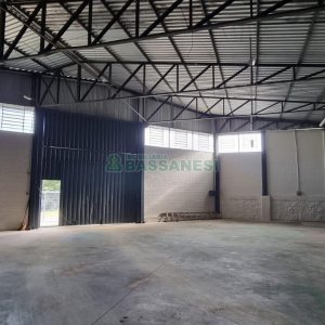 Pavilhão com 380m², no bairro Nossa Senhora de Fátima em Caxias do Sul para Alugar
