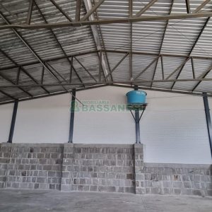 Pavilhão com 380m², no bairro Nossa Senhora de Fátima em Caxias do Sul para Alugar