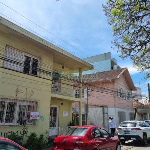 Casa com 200m², 3 dormitórios, 1 vaga, no bairro Rio Branco em Caxias do Sul para Comprar