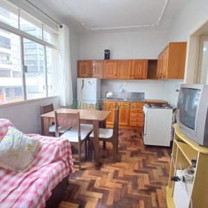 Apto Mobiliado com 40m², 1 dormitório, no bairro São Pelegrino em Caxias do Sul para Comprar