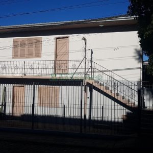 Casa, 4 dormitórios, 1 vaga, no bairro São José em Caxias do Sul para Comprar