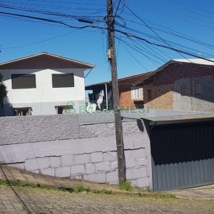 Casa, 4 dormitórios, 1 vaga, no bairro São José em Caxias do Sul para Comprar