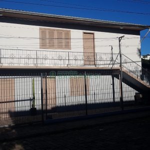 Casa, 4 dormitórios, 1 vaga, no bairro São José em Caxias do Sul para Comprar