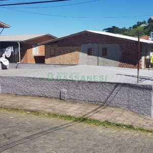 Casa, 4 dormitórios, 1 vaga, no bairro São José em Caxias do Sul para Comprar