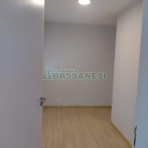 Apartamento com 56m², 2 dormitórios, 1 vaga, no bairro Desvio Rizzo em Caxias do Sul para Comprar