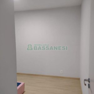 Apartamento com 56m², 2 dormitórios, 1 vaga, no bairro Desvio Rizzo em Caxias do Sul para Comprar
