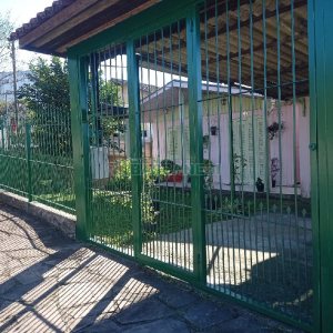 Casa com 112m², 2 dormitórios, 1 vaga, no bairro Santa Corona em Caxias do Sul para Comprar