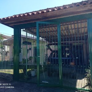 Casa com 112m², 2 dormitórios, 1 vaga, no bairro Santa Corona em Caxias do Sul para Comprar