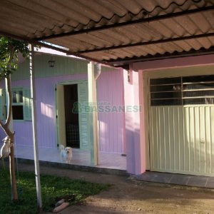 Casa com 112m², 2 dormitórios, 1 vaga, no bairro Santa Corona em Caxias do Sul para Comprar