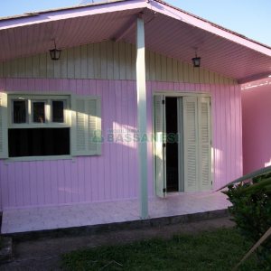 Casa com 112m², 2 dormitórios, 1 vaga, no bairro Santa Corona em Caxias do Sul para Comprar