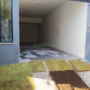 Sobrado com 86m², 2 dormitórios, 2 vagas, no bairro Nossa Senhora da Saúde em Caxias do Sul para Comprar