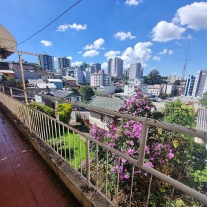 Casa com 224m², 3 dormitórios, 1 vaga, no bairro Lourdes em Caxias do Sul para Alugar ou Comprar