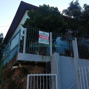 Casa com 200m², 3 dormitórios, 2 vagas, no bairro Bom Pastor em Caxias do Sul para Comprar
