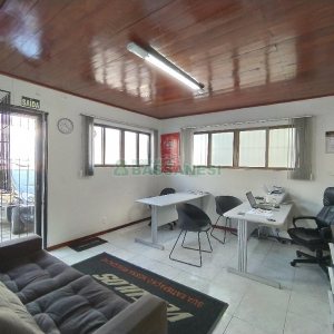 Loja com 170m², no bairro São José em Caxias do Sul para Alugar