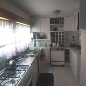 Casa Comercial com 530m², 5 dormitórios, 2 vagas, no bairro Cinqüentenário em Caxias do Sul para Alugar