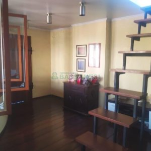 Casa Comercial com 530m², 5 dormitórios, 2 vagas, no bairro Cinqüentenário em Caxias do Sul para Alugar